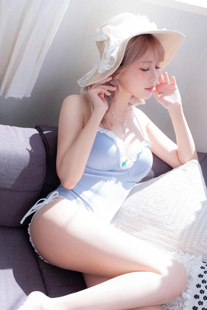 唯美清纯的泳装美女高清壁纸图片大全