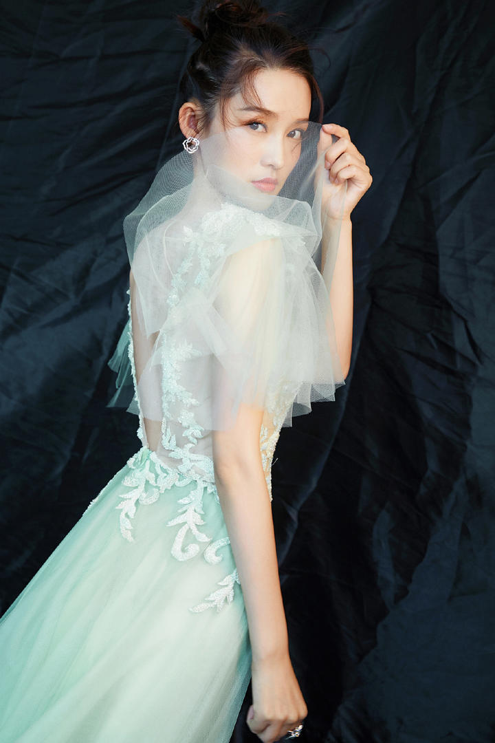 庆余年女主角李沁婚纱摄影写真图片