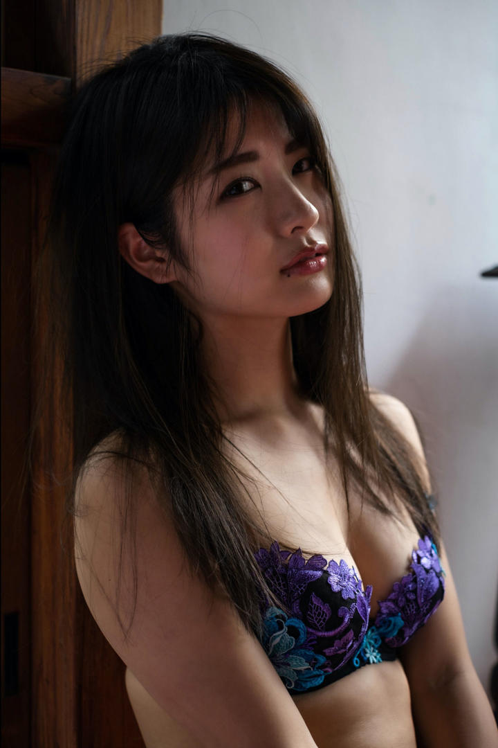 日韩AV在线内衣美女加勒比无码下载免费