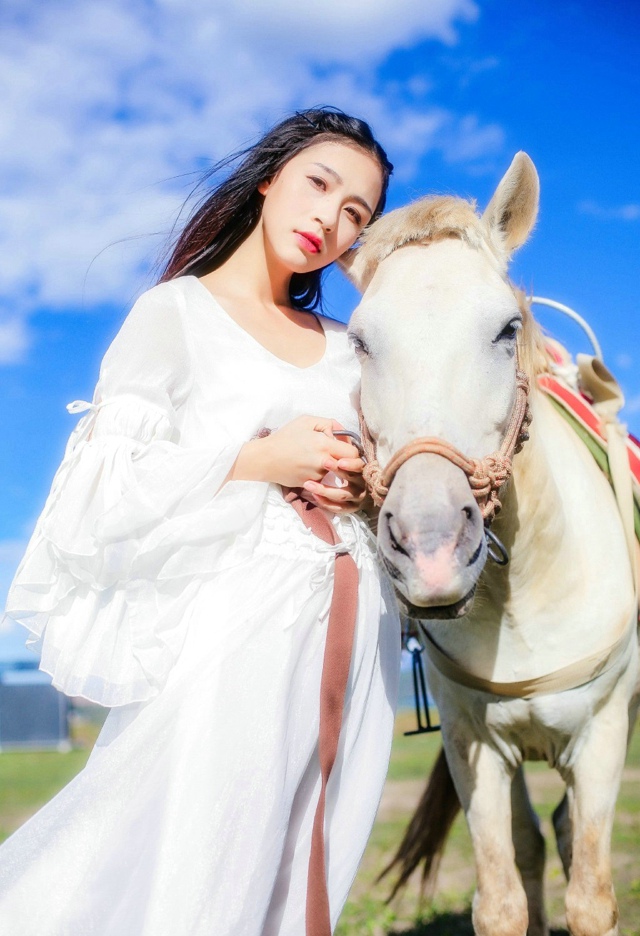 丽江旅行的清新女生唯美写真