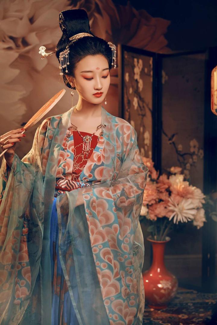 4K高清丹凤眼古装美女艺术写真图片