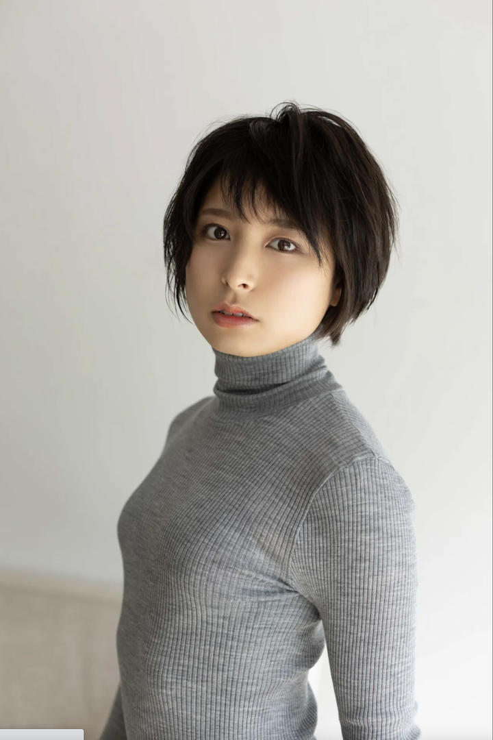 日本性感内衣短发美女