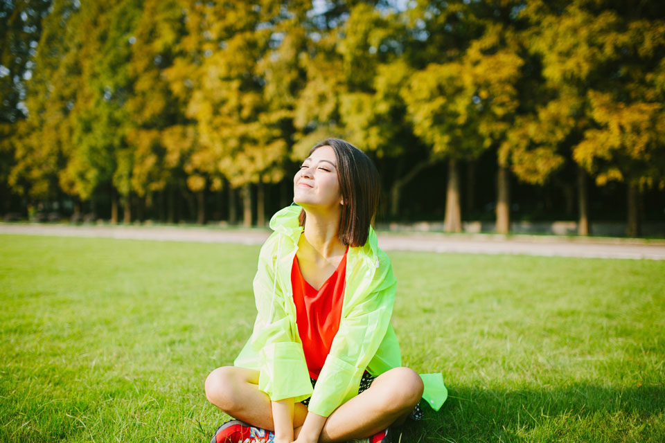 甜美少女的户外靓丽