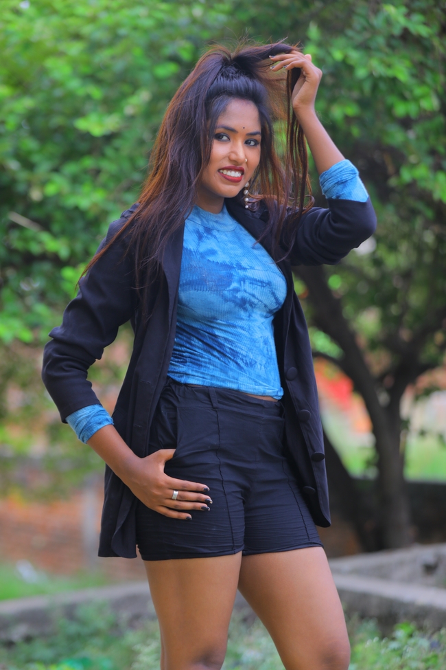 黑皮肤性感美女图片