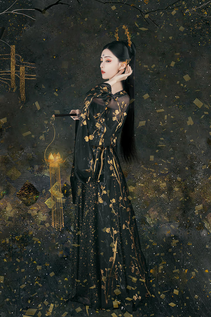 提着灯笼的气质古装美女艺术写真图片