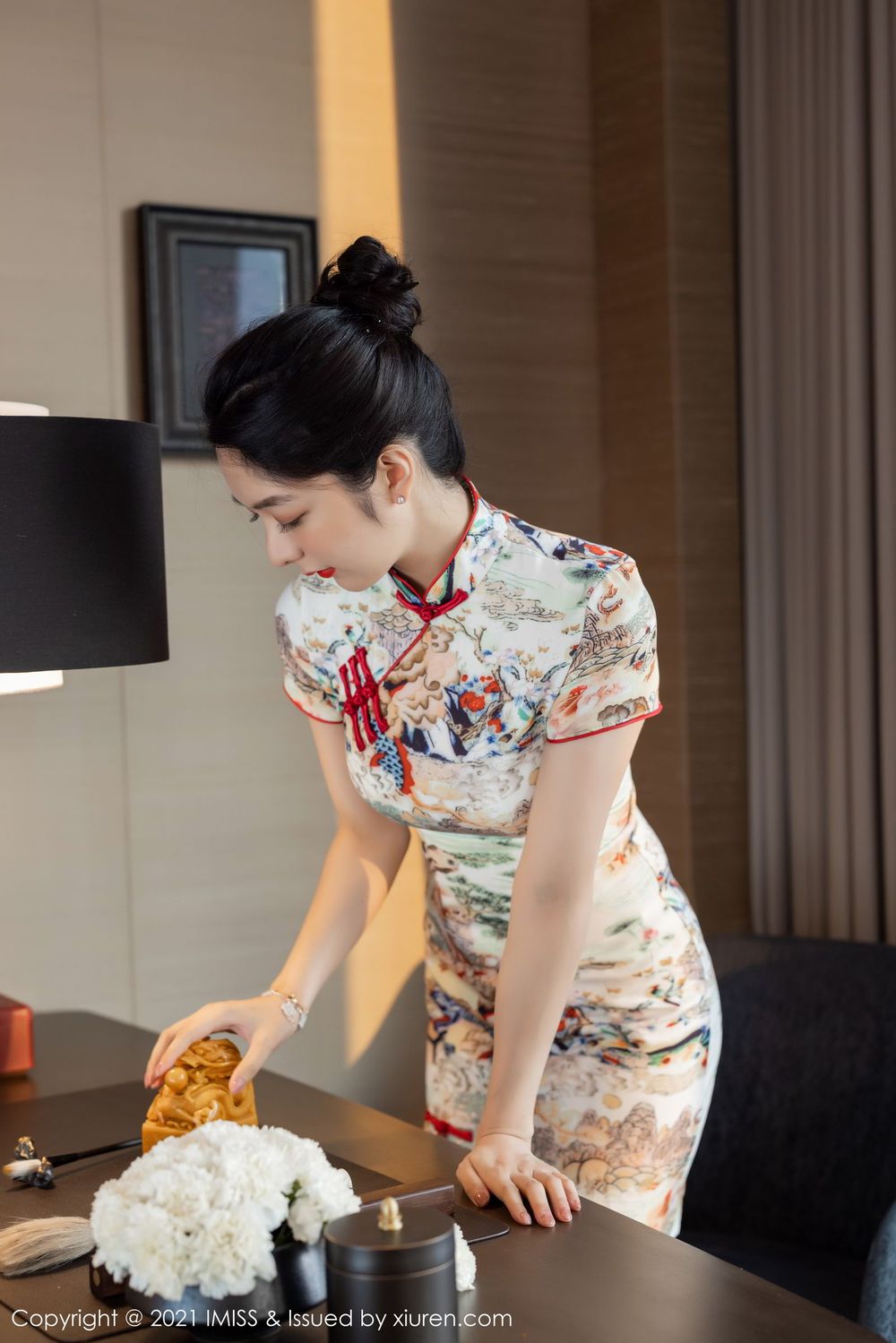 爱蜜社性感女神Angela小热巴古典旗袍丝袜美腿娇媚动人写真