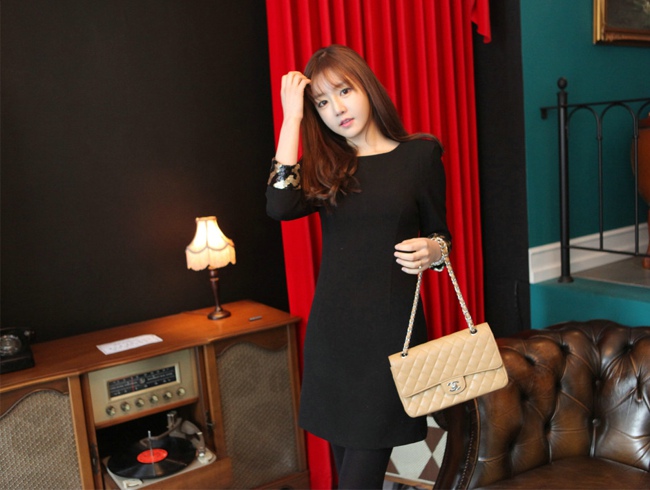 童颜小萝莉黑衣知性美十足