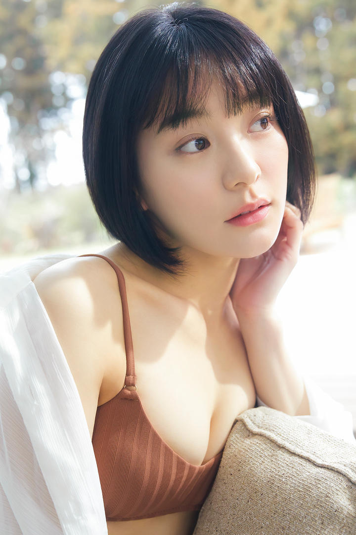日本性感优优大胆顶级艺术美女模特写真集