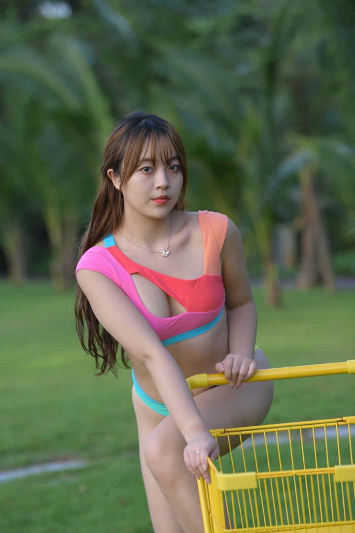 日产无码久久久久久精品AV泳装美女写真图片