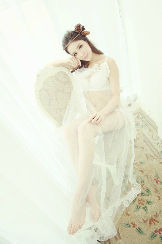 甜美俏佳人胡静唯美私照