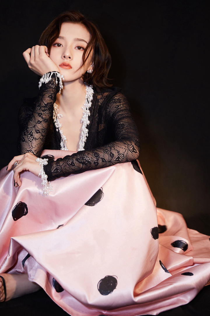 高清短发气质女明星宋祖儿摄影写真集
