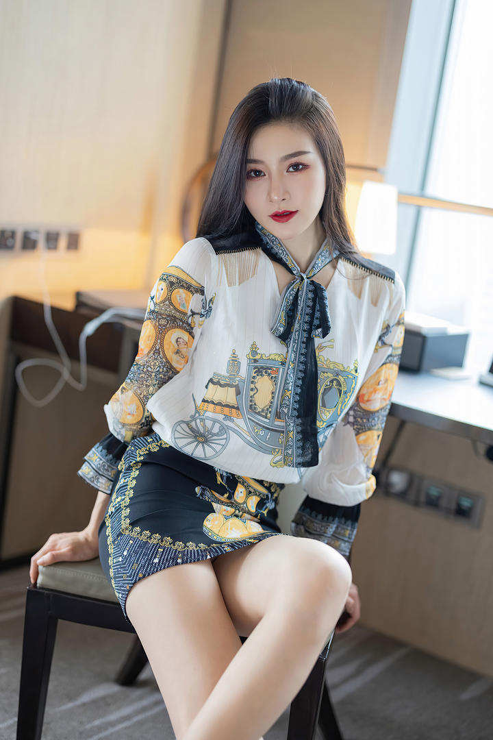 高清甜美女生Vanessa性感超短裙美女写真图片