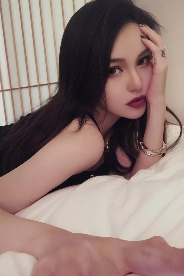 罗志祥前女友周扬青性感自拍照图片