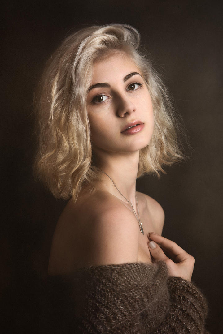 欧美美女女生头像艺术写真图片