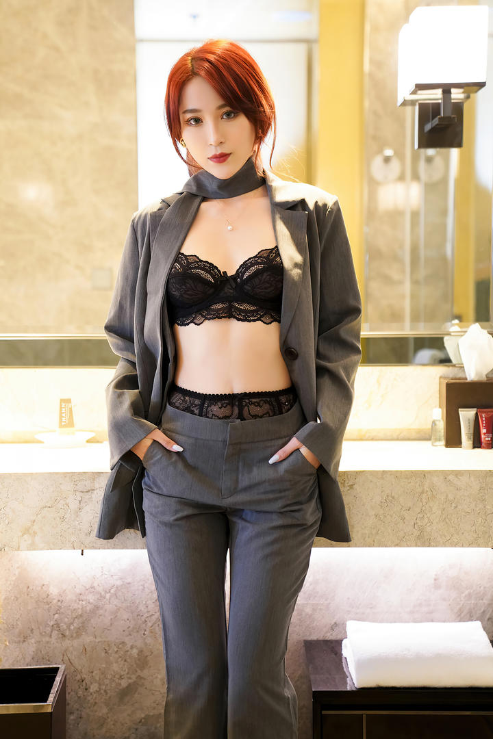 高清极品女白领周慕汐性感美女脱衣图片