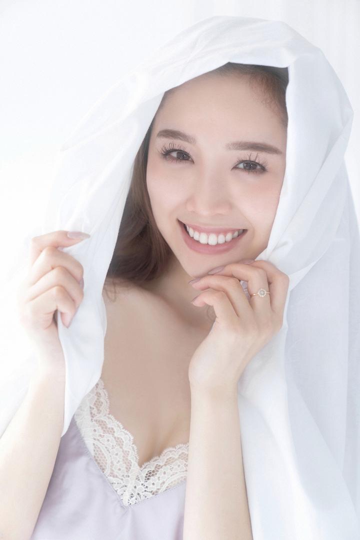 gogo亚洲日韩天然素人美女高清特写
