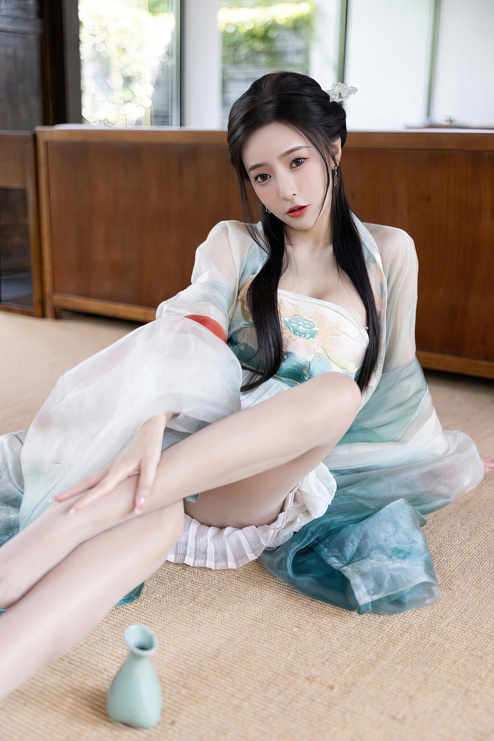 漂亮的雪糕妹妹王馨瑶性感古装艺术照摄影图片