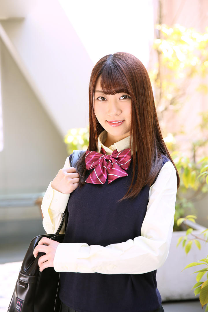 穿学生制服日本清纯女生写真集下载