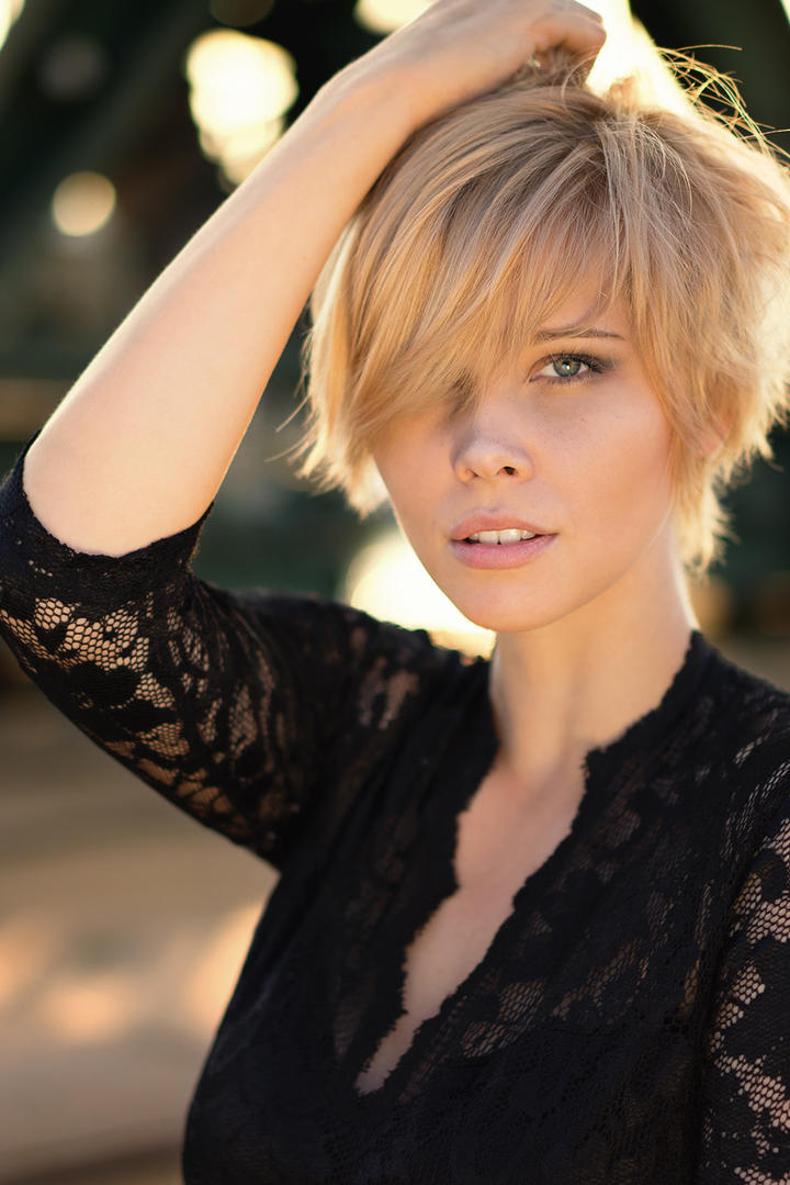 高清欧美短发美女写真图片