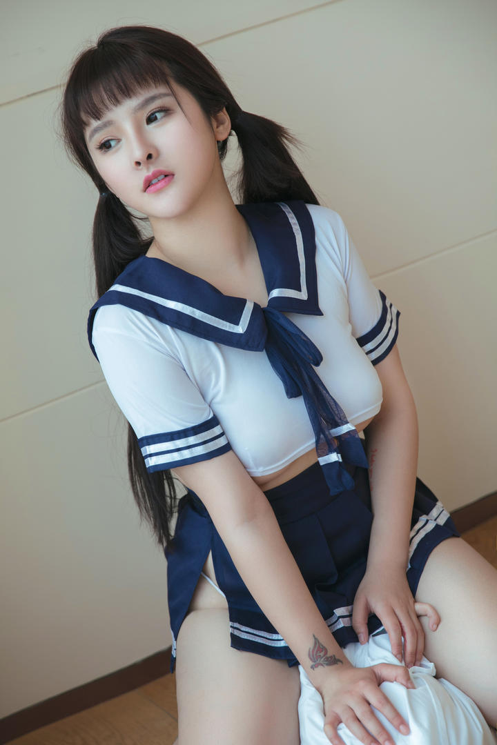 极品清纯性感双马尾校服女生图片