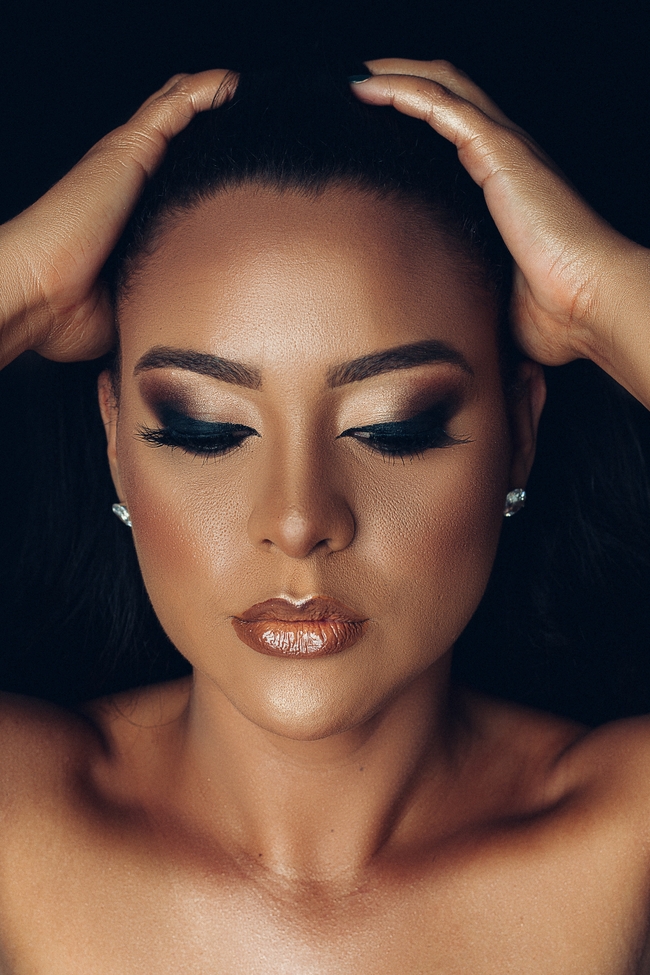 欧美霸气烟熏妆性感美女图片