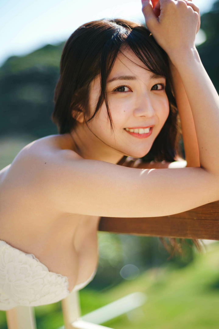 日本可爱女生666人体艺术照写真集下载