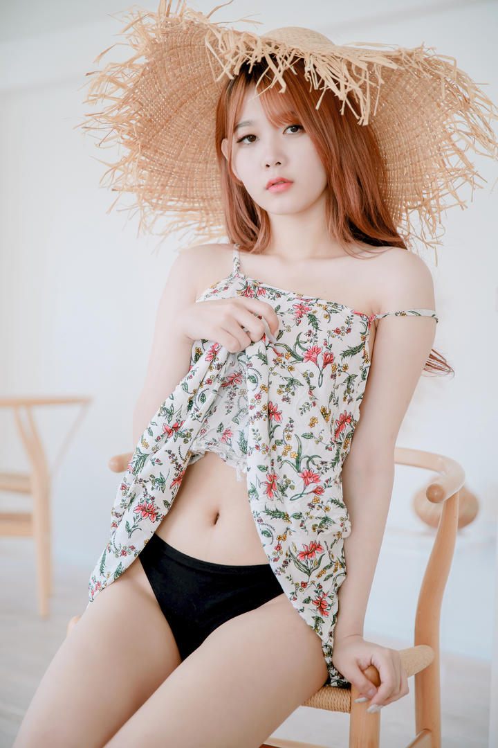 国模大胆人gogo体艺术术高清粉嫩美女图片