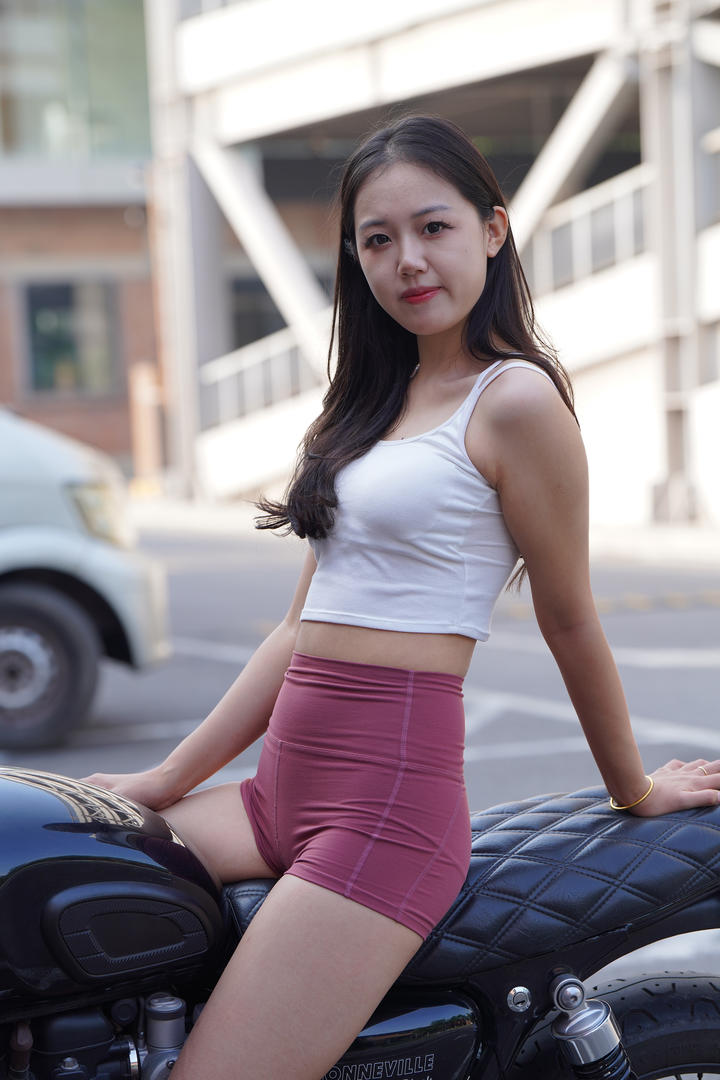 机车女神瑜伽裤勒痕凹陷图片