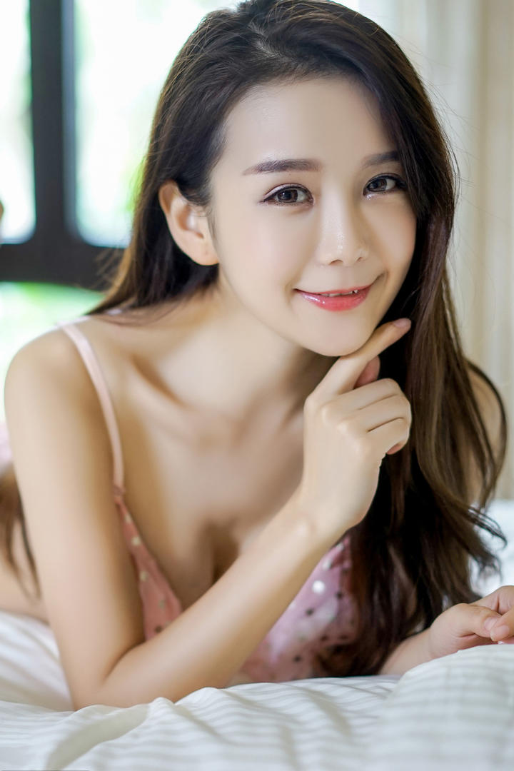 推女郎嫩模小九高清写真图片