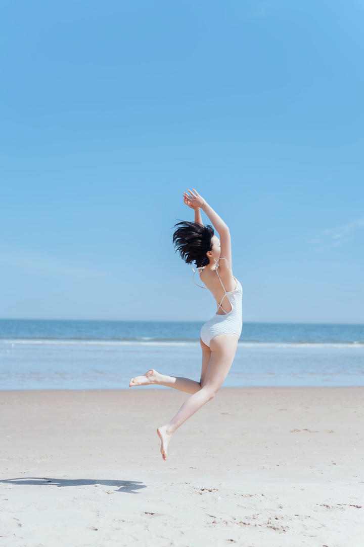 极品泳装美女旅拍图片