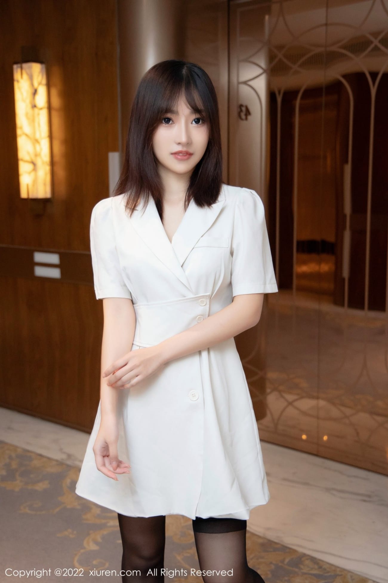 秀人网美女模特西门小玉白色连衣裙诱人黑丝系列性感写真