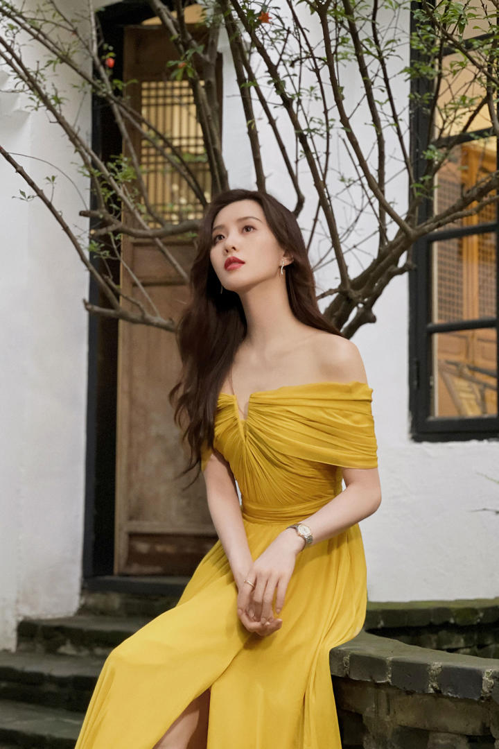 长发披肩的气质美女明星刘诗诗高清美女壁纸大图