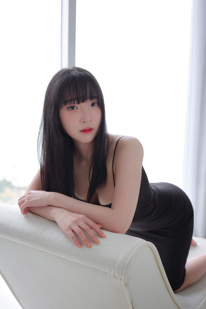 日韩久久久久久精品国产观看灭火宝贝美女套图