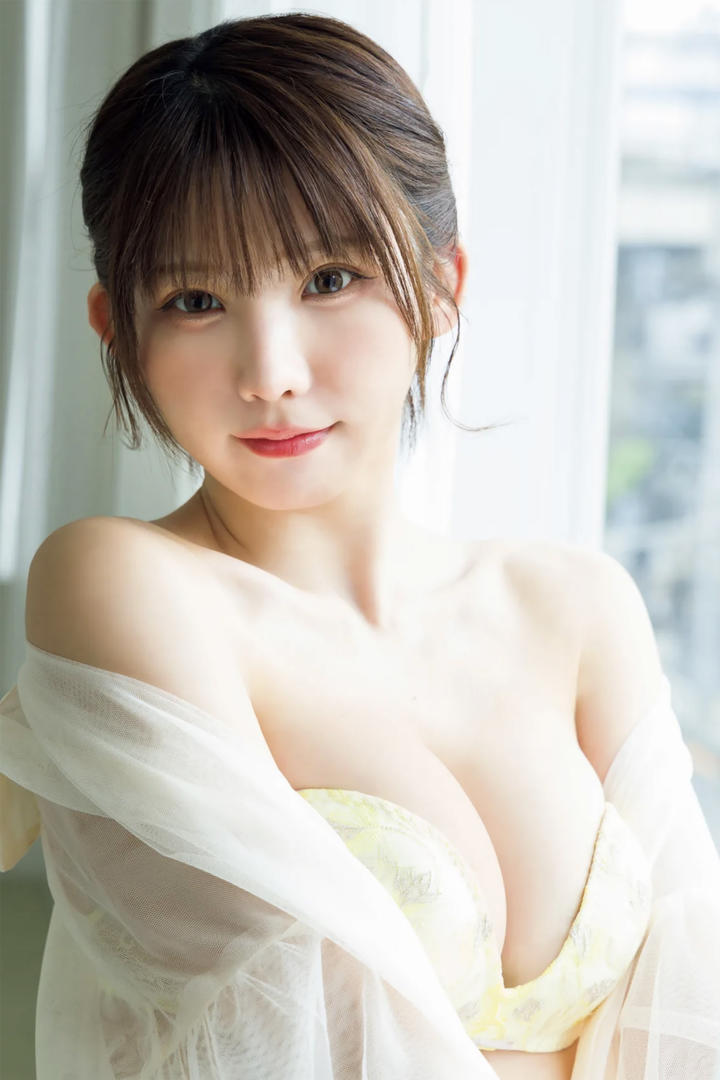 日本嫩白成熟AV女优西西人体艺术图片