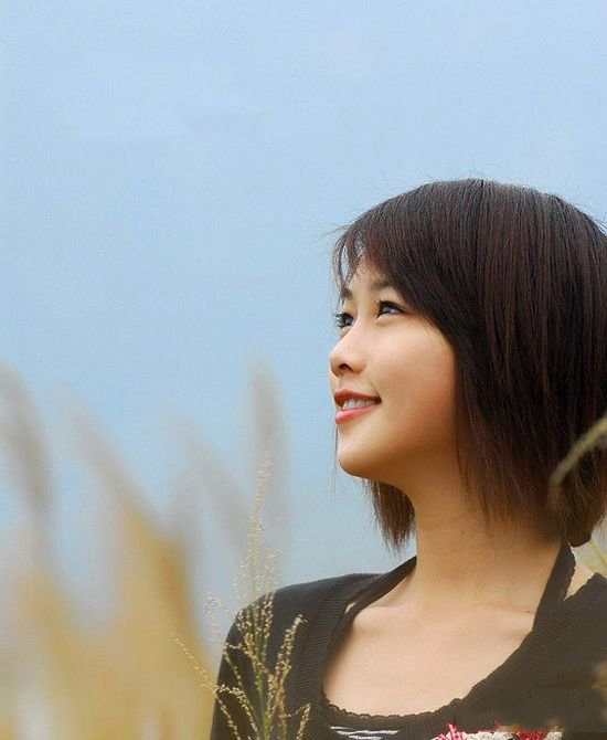 小家碧玉美眉的生活照