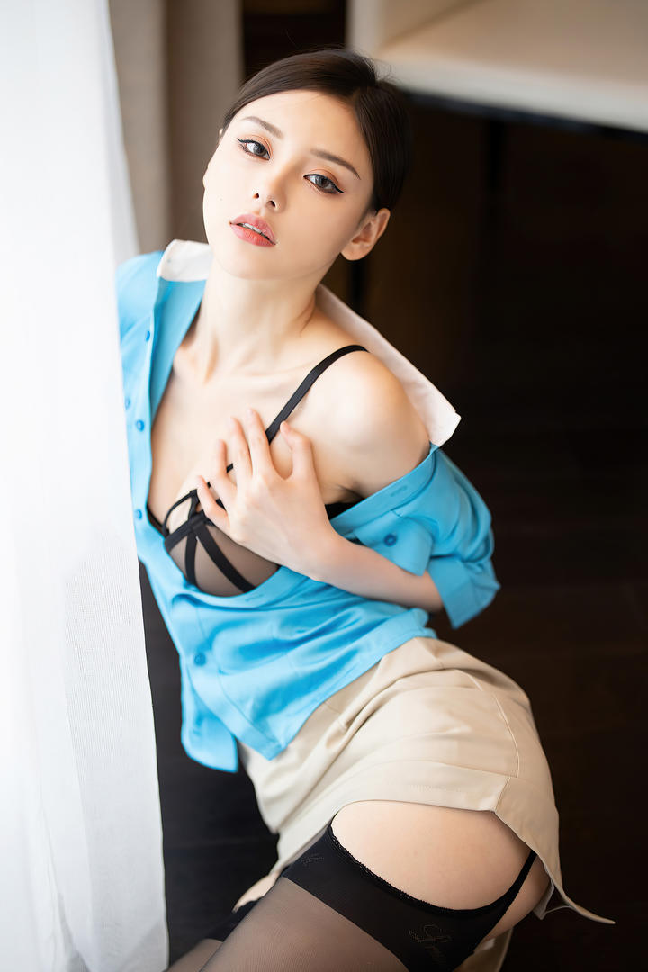 亚洲精品国产美女主播清纯艺术照大图