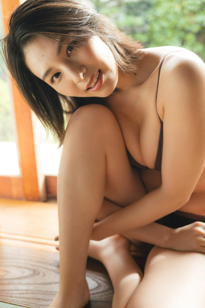 日本成熟韵味美女西西人体艺术网