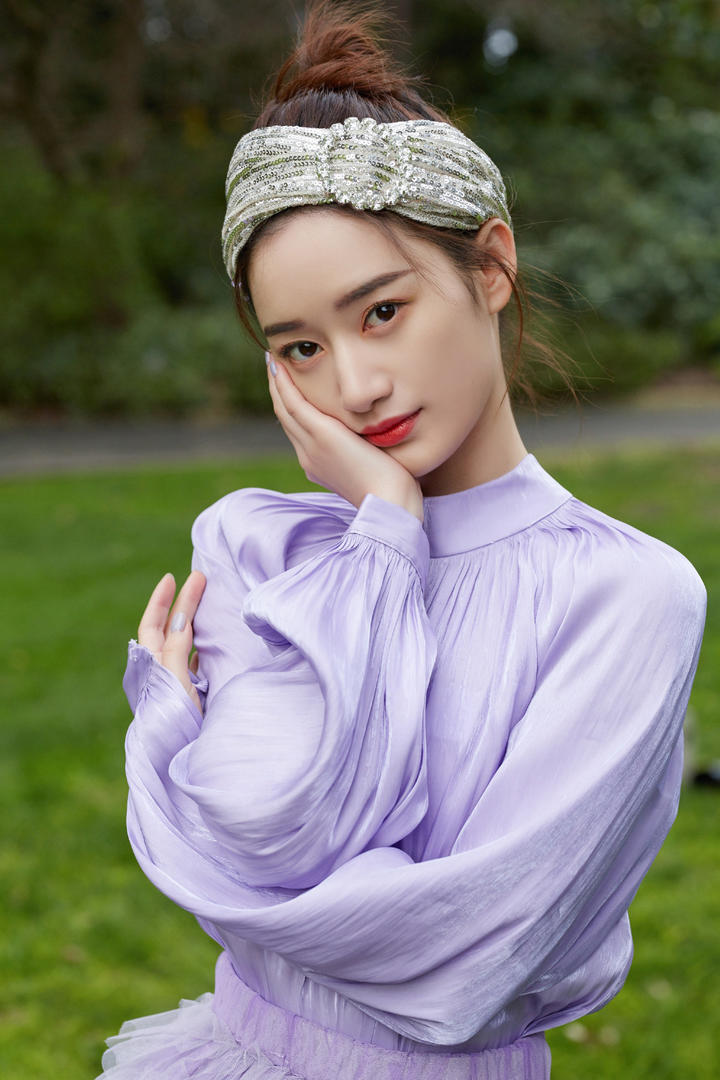 仙剑三花楹扮演者郭晓婷户外踏青美照写真图片