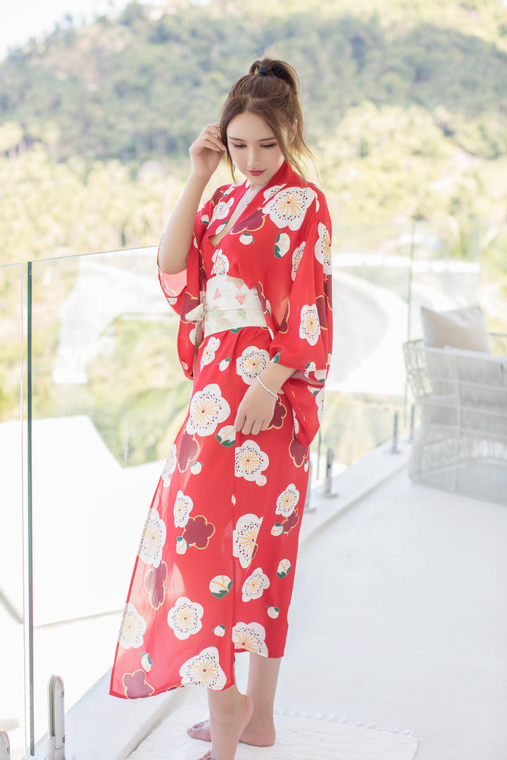 穿着和服的高清美女图片