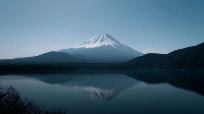 富士山湖泊山水风景图片