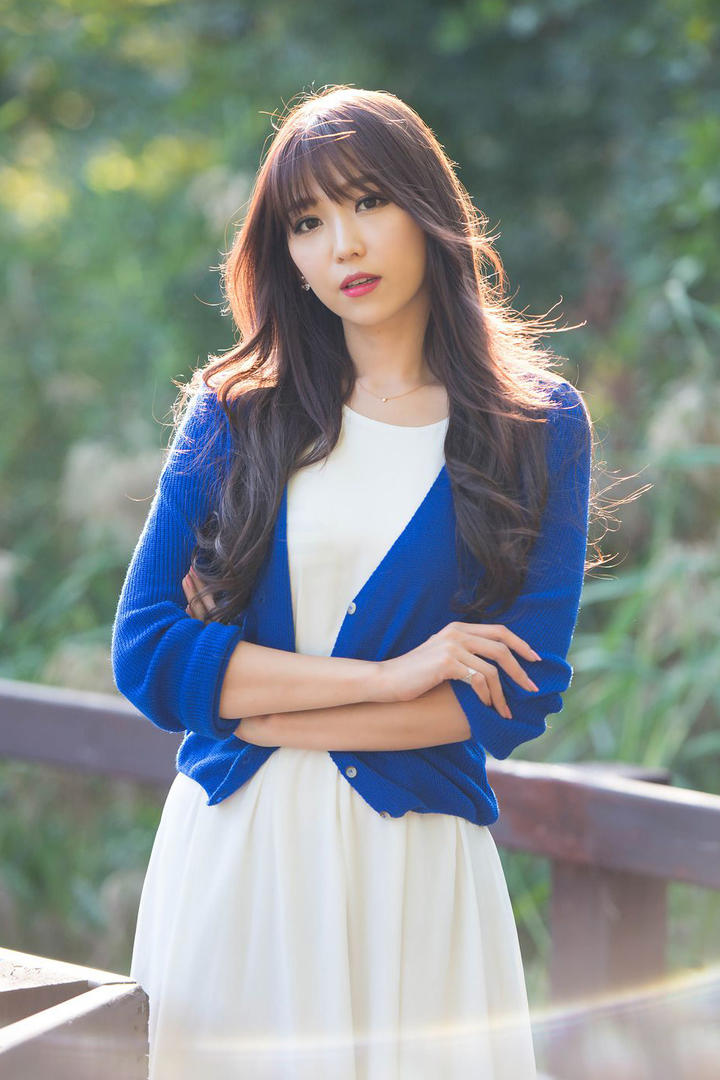 高清韩国清纯美女明星李恩慧写真