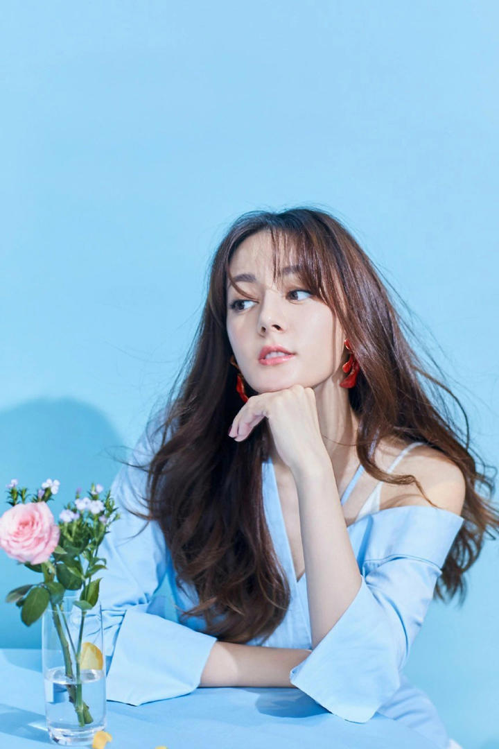 新疆气质美女迪丽热巴优雅恬静写真图片