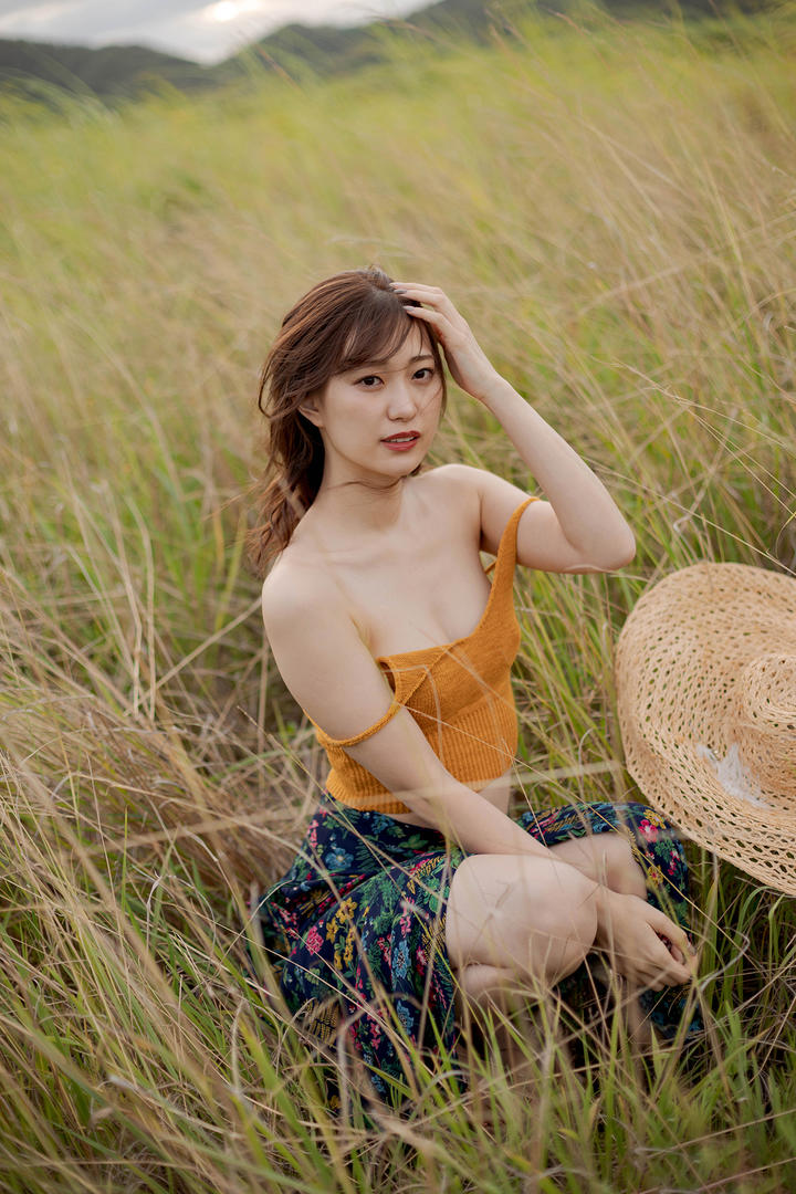 日本风韵成熟美女野外高清写真套图