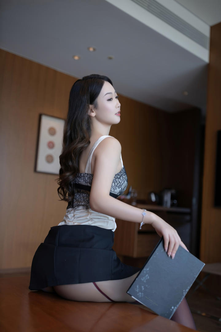 秀人网唐安琪制服诱惑御姐风范的极致展现写真图片