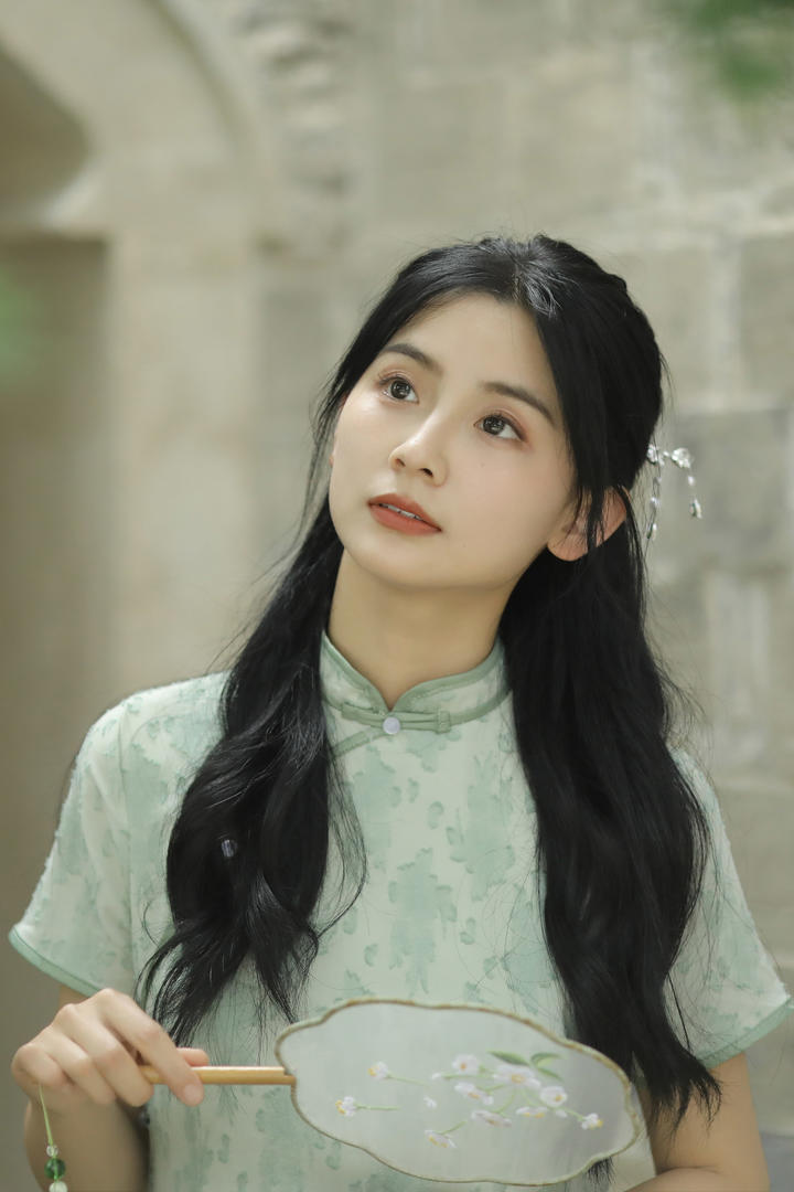 温柔气质旗袍美女图片大全