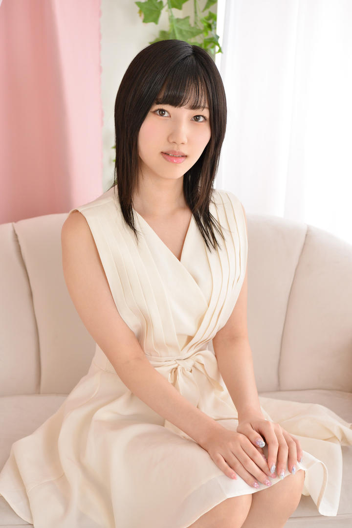 亚洲在线日本粉嫩少女清纯艺术照