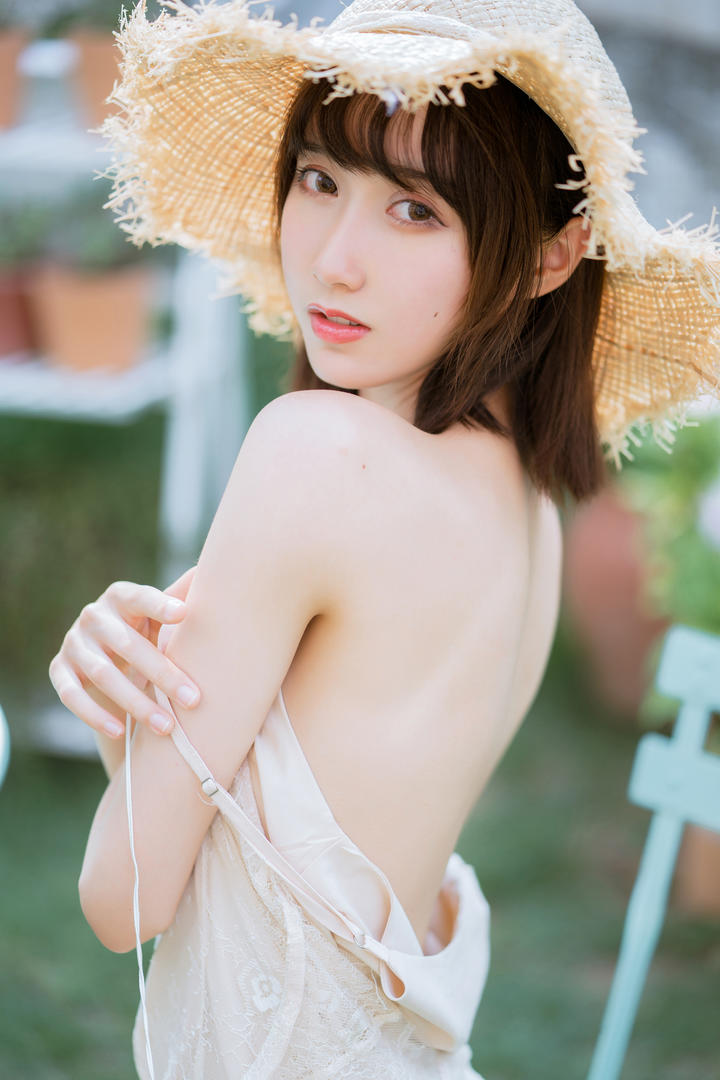 国产清纯美女木绵绵裸体诱惑私拍高清图片