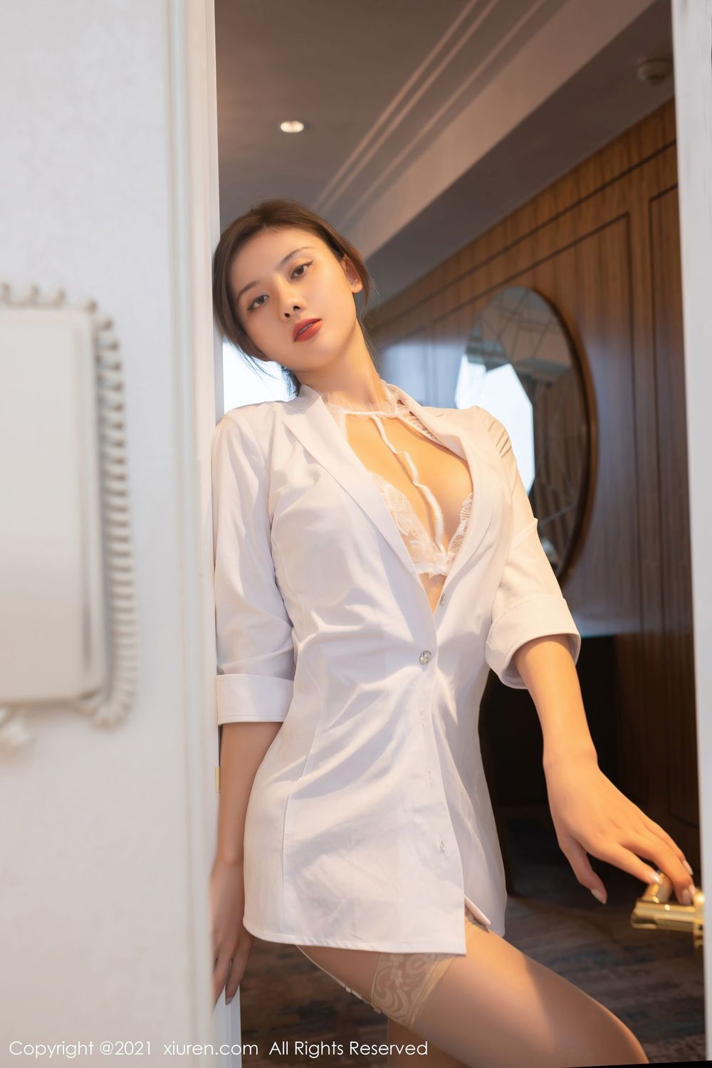 秀人网性感女神就是阿朱啊丝袜美腿SPA技师系列澳门旅拍