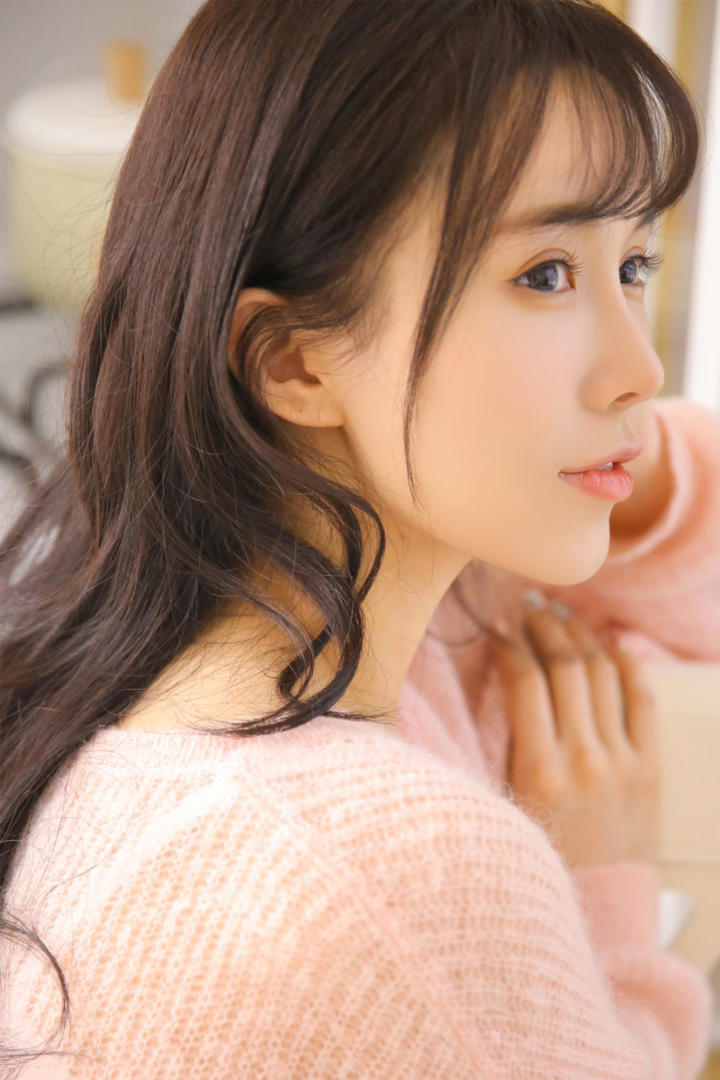 高清国内清纯美女侧脸摄影写真图片