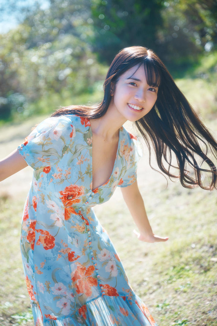 清纯日本女孩户外摄影写真图片